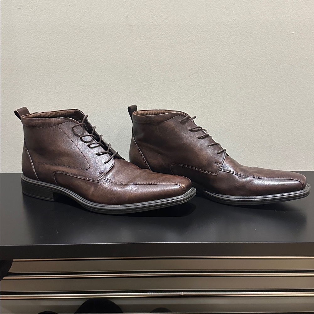 ECCO mens Minneapolis Boot Chukka Boot